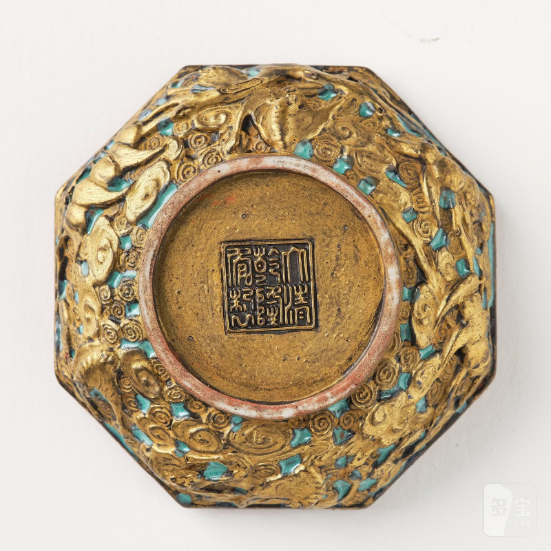 A bronze imitating seal paste box with cover, - 图11